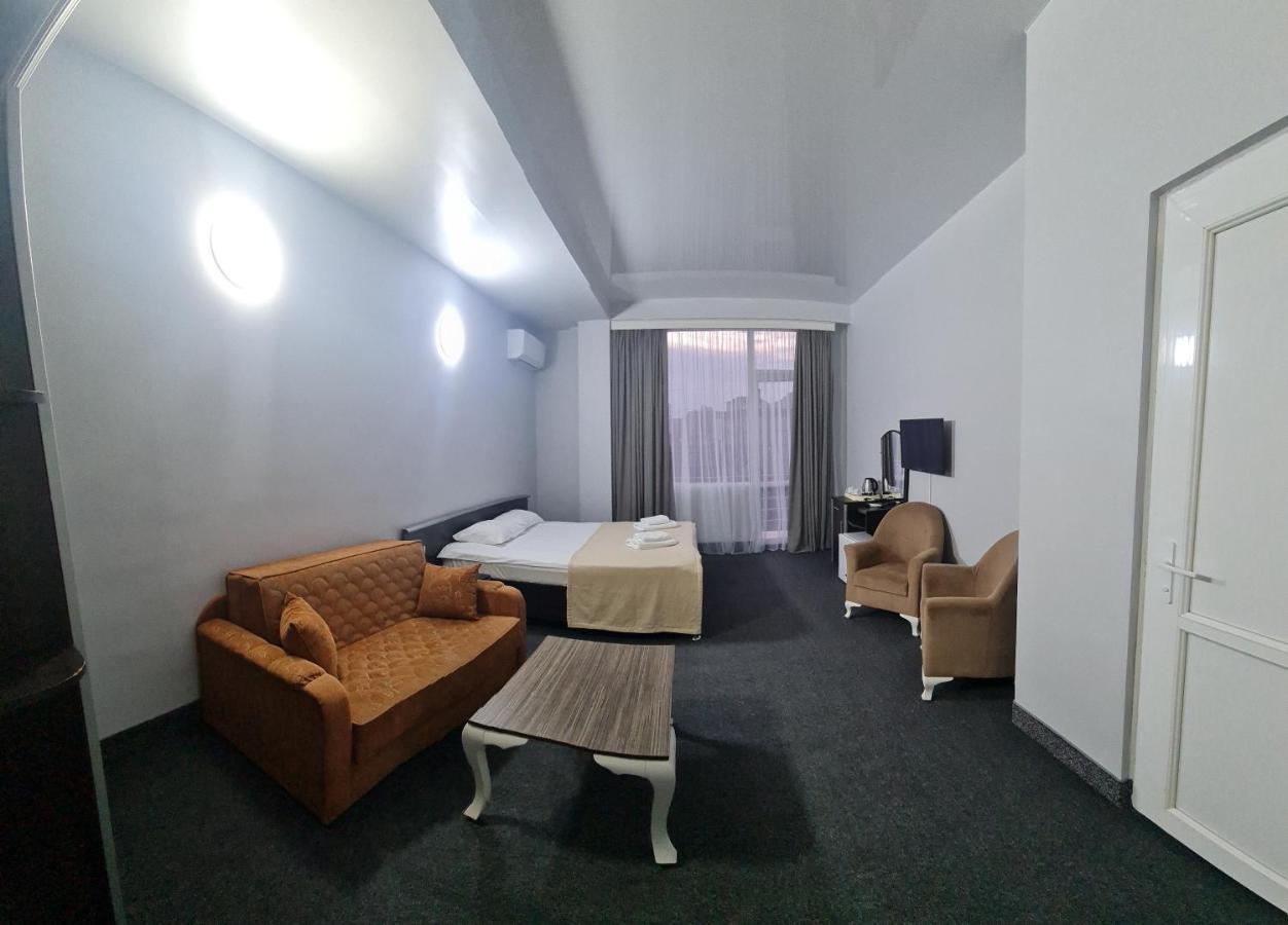 Hotel Genatsvale باتومي المظهر الخارجي الصورة